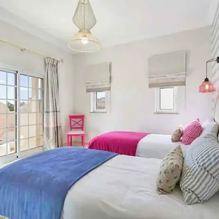 Vale Do Garrao Sleeps 10 Pool Air Con Wifi 金塔湖